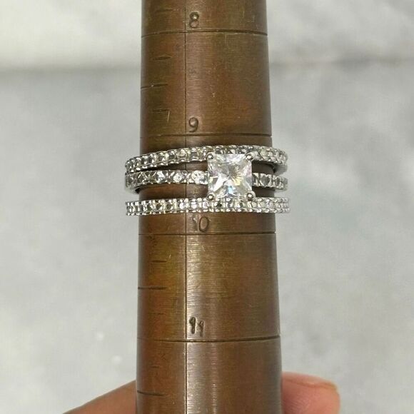 NWT Sterling Silver And Cubic Zirconia Princess Cut Crystal Trio Set Ring Sz 9.5 - Picture 4 of 4